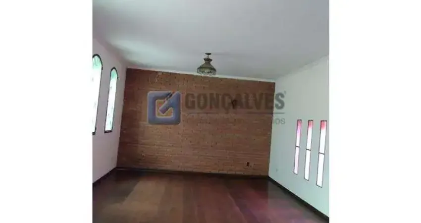 Casa com 3 quartos para alugar na AMPARO, R, Baeta Neves, São Bernardo do Campo