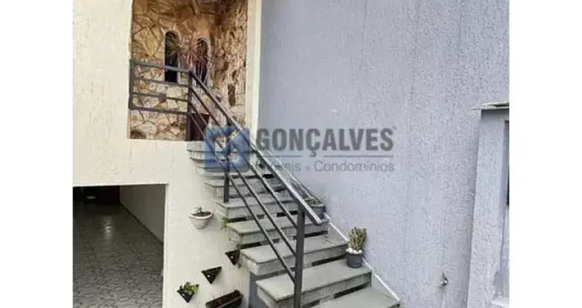 Casa com 3 quartos para alugar na MANGARATU, R, Vila Curuçá, Santo André
