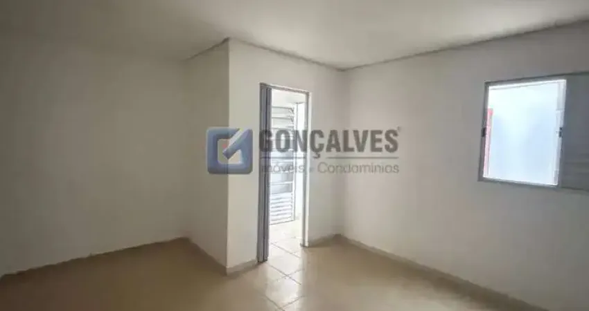 Casa com 3 quartos para alugar na Avenida Tietê, Campestre, Santo André