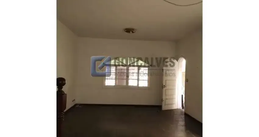Casa com 2 quartos para alugar na Rua Vicente Galafassi, Nova Petrópolis, São Bernardo do Campo