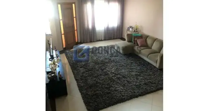 Casa com 3 quartos para alugar na Rua Ari Dória, Jardim Milena, Santo André