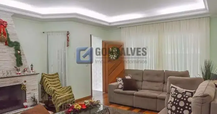 Casa com 3 quartos para alugar na WALLACE SIMONSEN, AV, Nova Petrópolis, São Bernardo do Campo