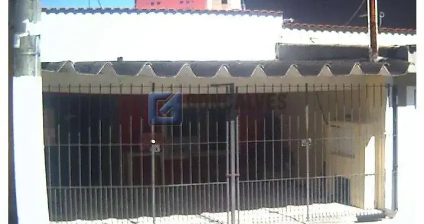 Imóvel a venda com 3 residências, sendo uma casa térrea e mais duas no pavimento inferior, no santa terezinha, sbc, sp