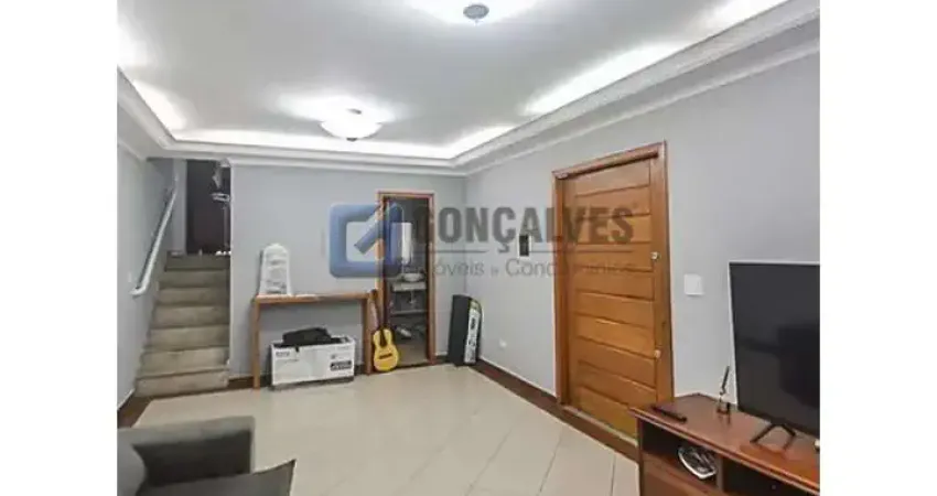 Casa com 3 quartos para alugar na CLEONICE CANDIDA FANANI, R, Jordanópolis, São Bernardo do Campo