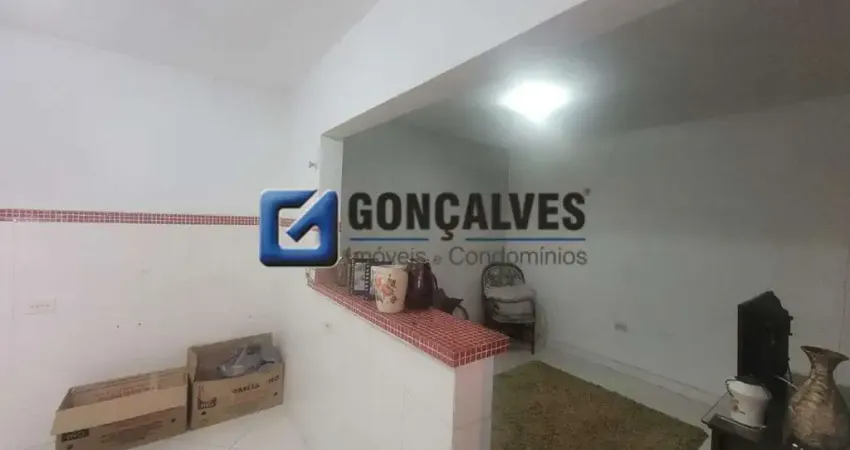 Casa para Aluguel em Montanhão, São Bernardo do Campo – 2 Quartos (1 suíte), 100 m²