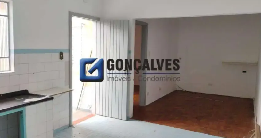 Casa para Alugar em Parque Capuava, Santo André – 2 Quartos, 70m², Madeira