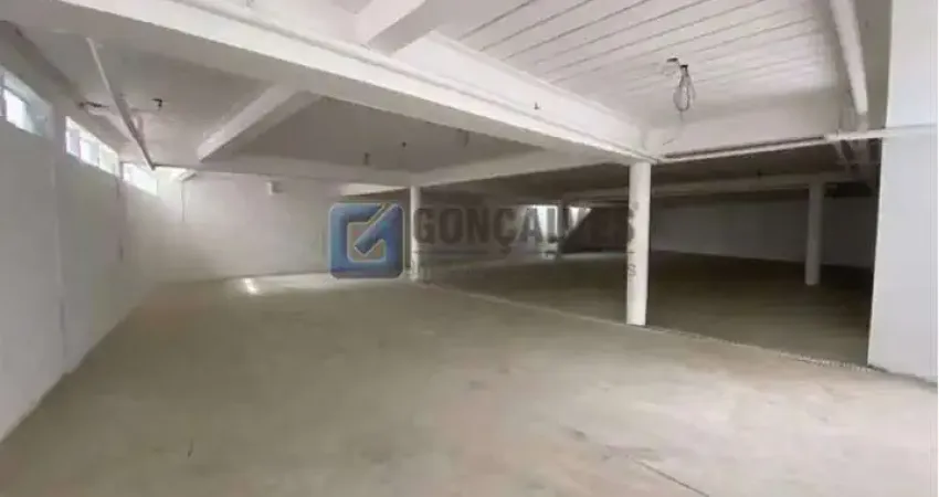 Salão comercial com 735m² no Centro em São Bernardo do Campo/SP.