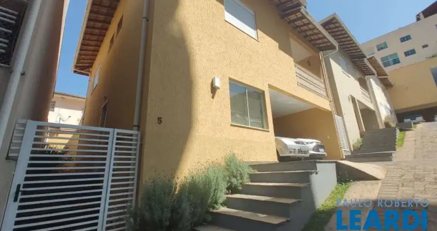 Casa em condomínio fechado com 3 quartos à venda no Centro, Poços de Caldas 