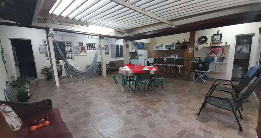 EXCELENTE CASA À VENDA NO PARQUE SÃO LOURENÇO  COM 2 QTS. 1 SUÍTE, BANHEIRO SOCIAL, GRANDE VARANDA GOURMET, QUINTAL E 4 VAGAS EM INDAIATUBA SP!