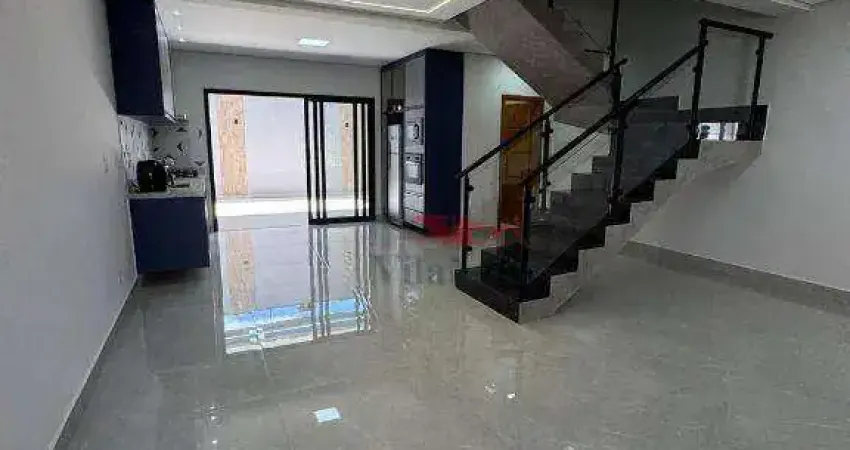 Excelente casa de 2 andares à venda com 3 qts sendo 1 suíte, lavabo, planejados e 2 vagas no bairro Pau Preto em Indaiatuba - SP!