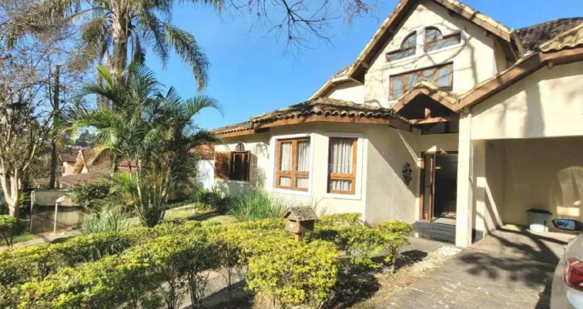 Casa com 3 dormitórios à venda, 293 m² por R$ 1.690.000,00 - Granja Viana - Jandira/SP