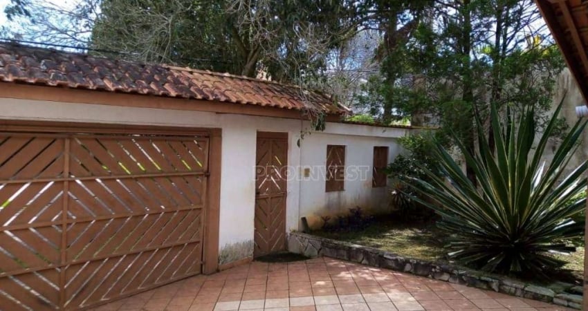 Casa com 6 dormitórios à venda, 240 m² por R$ 900.000,00 - Granja Viana - Cotia/SP