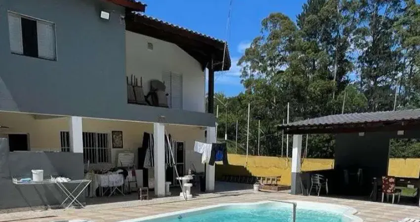 Casa com 6 dormitórios à venda, 300 m² por R$ 1.300.000,00 - São Roque - São Roque/SP