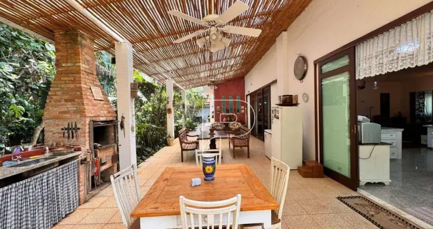Casa com 3 dormitórios à venda, 600 m² por R$ 2.990.000,00 - Chácara Ondas Verdes - Cotia/SP
