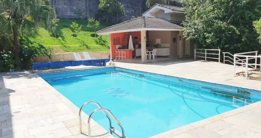 Casa para venda ou locação, na Granja Viana -  Condomínio fechado - segurança 24h.