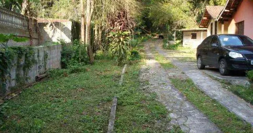 Terreno com 3 Casas com 3 dormitórios à venda, 200 m² por R$ 1.590.000 - Granja Viana - Cotia/SP