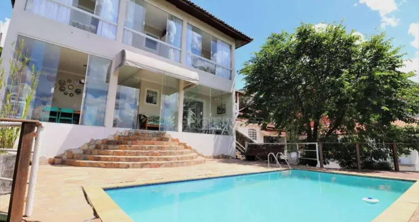 Casa com 3 dormitórios à venda, 263 m² por R$ 1.540.000,00 - Granja Viana - Carapicuíba/SP