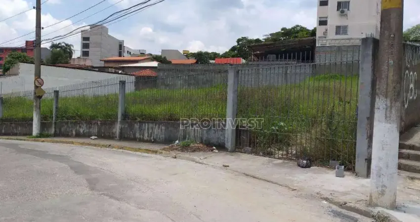 Terreno 992m² no centro de Cotia, venda ou locação.