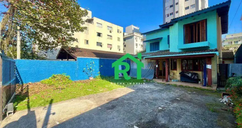 Casa na Praia das Astúrias I 3 Quartos (1 Suíte) I 4 Vagas I Rocha Imóveis Guarujá.