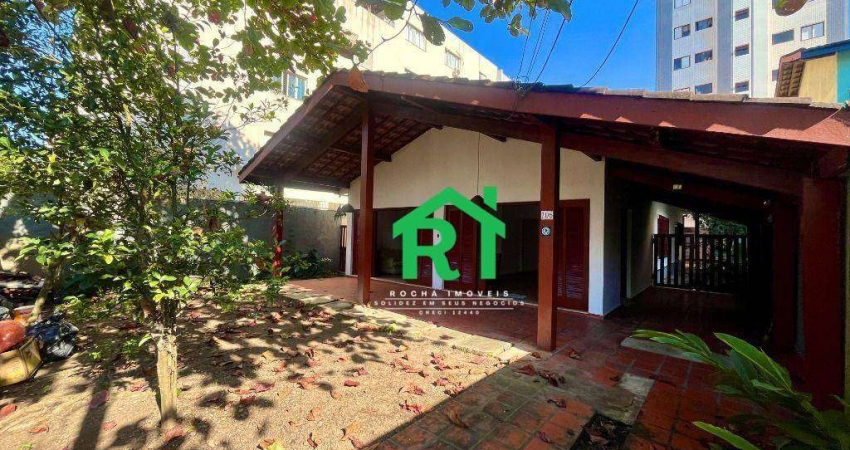 Casa na Praia das Astúrias I 4 quartos I 4 vagas I Rocha Imóveis Guarujá.