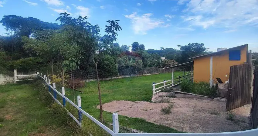Chácara à venda na divisa paulínia/americana: seu refúgio de 950m² com casa, varanda e galpão!
