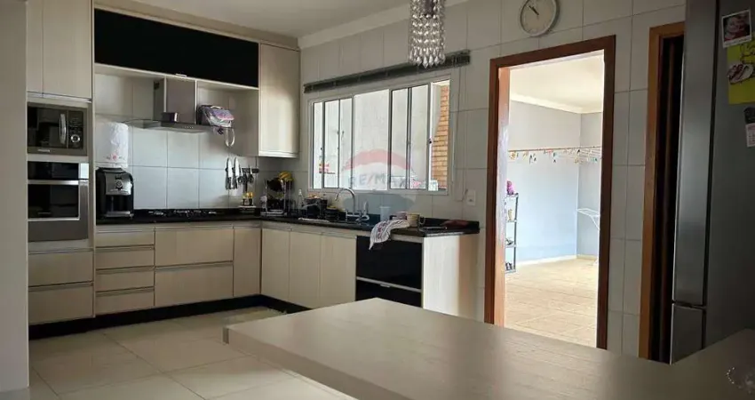 'Casa à venda com 3 quartos  no Condomínio Campos do Conde I,  Paulínia/SP.
