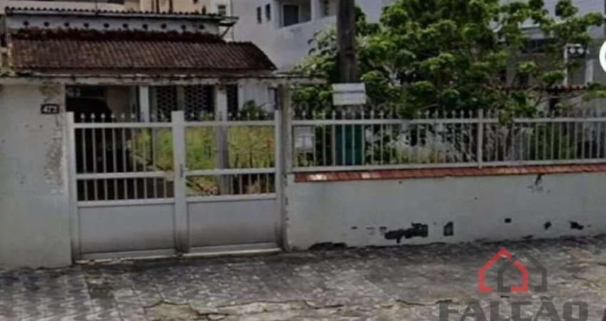 Terreno à venda na Rua Copacabana, 472, Guilhermina, Praia Grande