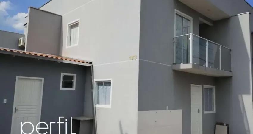 Casa Geminada à Venda no Bairro Espinheiros