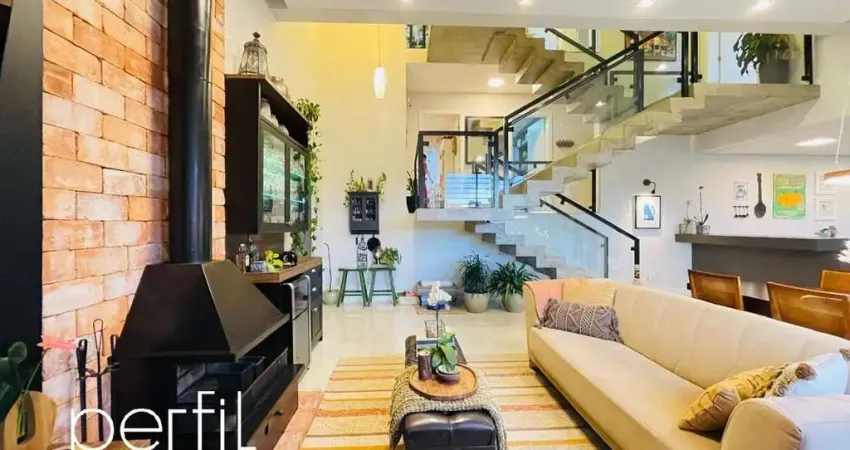 Casa a venda com três quartos sendo uma suíte no bairro bom retiro - joinville/sc