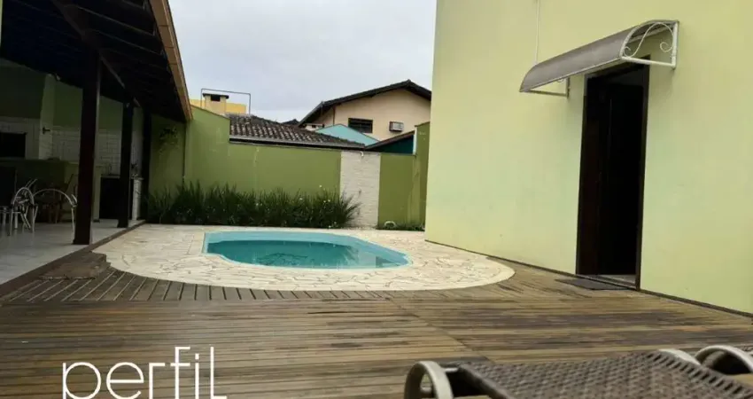 Casa a venda com 280 m2 bairro Iririu - Joinville/SC