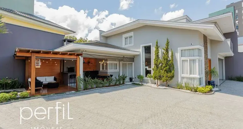 Sobrado a venda com 3 quartos sendo 1 suíte no bairro Saguaçu - Joinville/SC