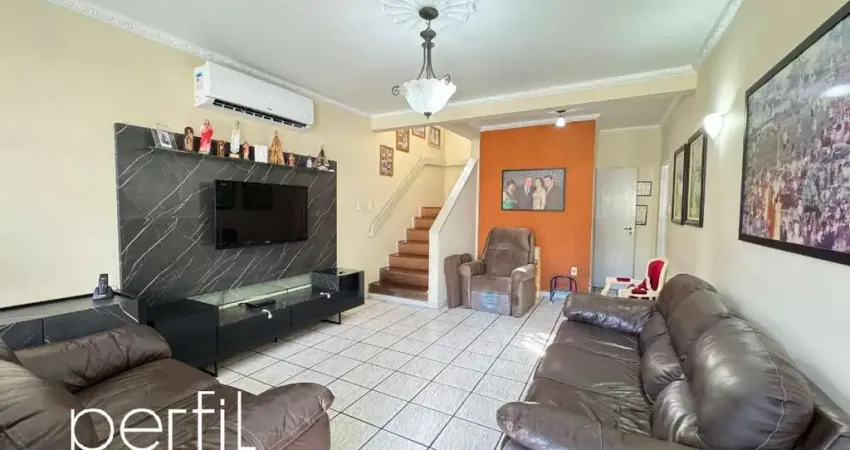 Casa a venda com 4 quartos no bairro Floresta - Joinville/ SC