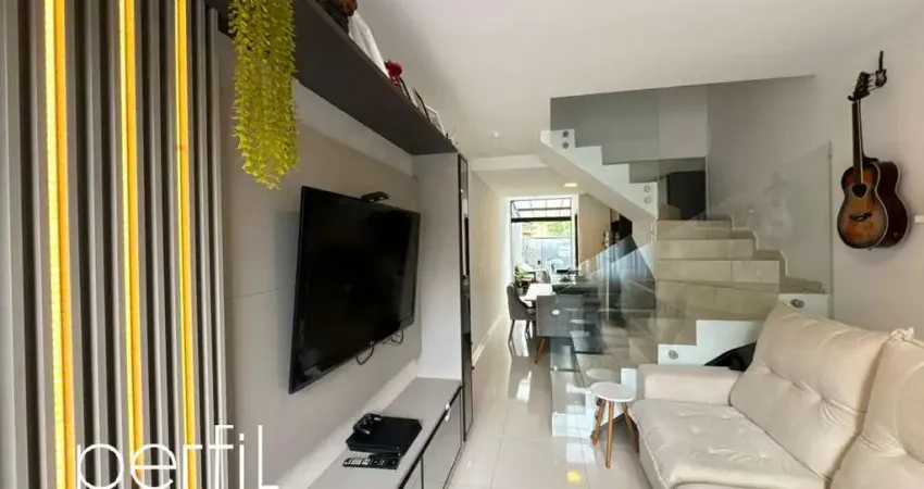 Sobrado geminado com 2 dormitórios no bairro são marcos - joinville, sc