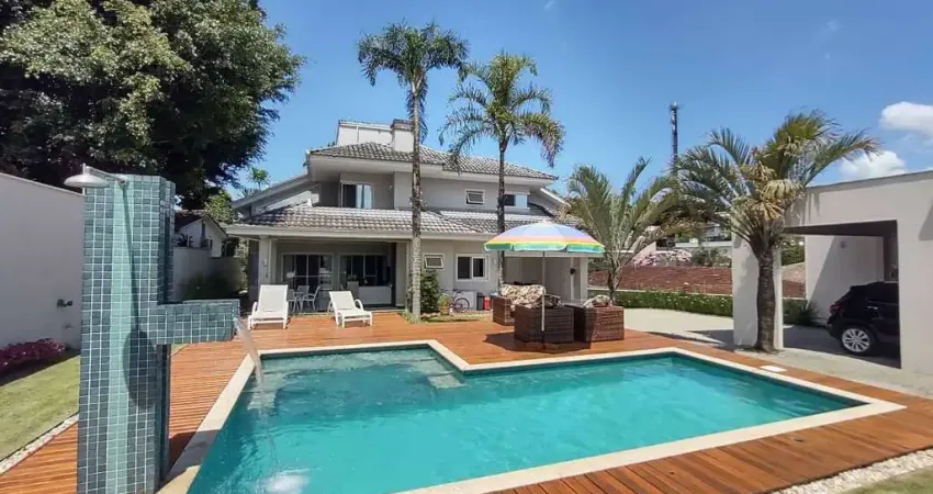 Casa com 6 quartos à venda no América, Joinville