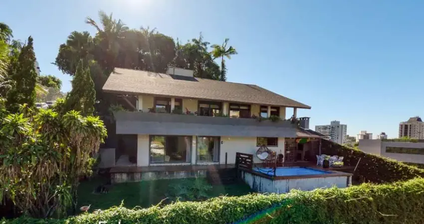 Sobrado com 4 suítes e piscina no bairro anita garibaldi - joinville/ sc