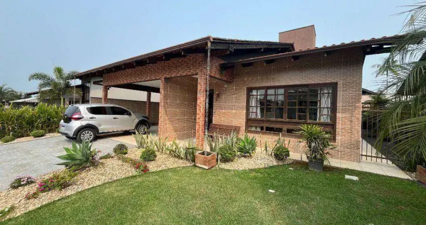 Casa AVERBADA em CONDOMÍNIO FECHADO com 4 dormitórios à venda, 241,00 m² por R$ 1.350.000,00 - Glória - Joinville/SC
