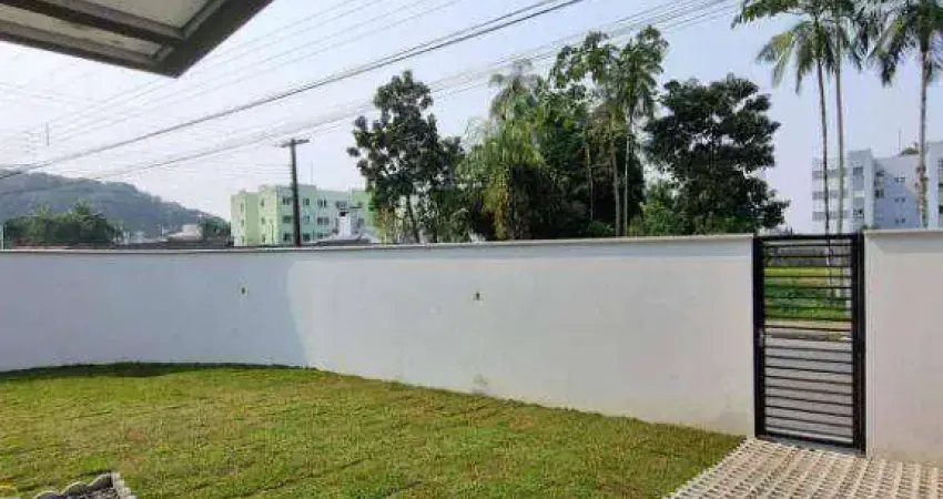 Sobrado com 3 dormitórios à venda, 140 m² por R$ 750.000,00 - Iririú - Joinville/SC