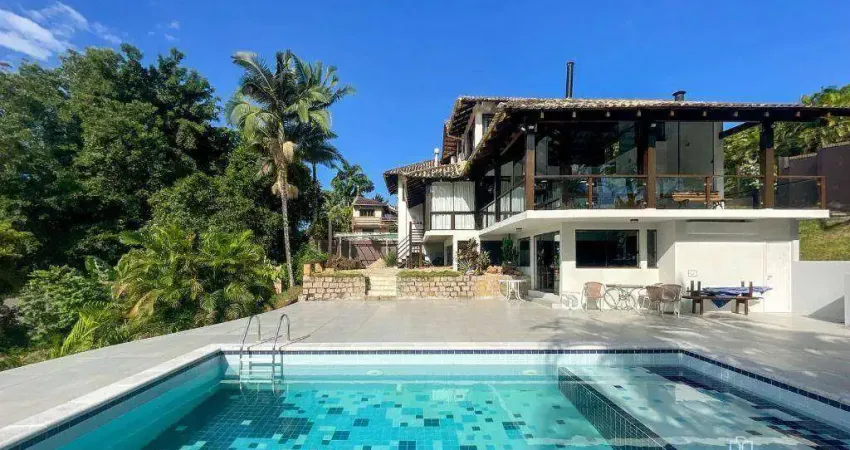 Casa com 4 dormitórios à venda, 351 m² por R$ 2.900.000,00 - Atiradores - Joinville/SC