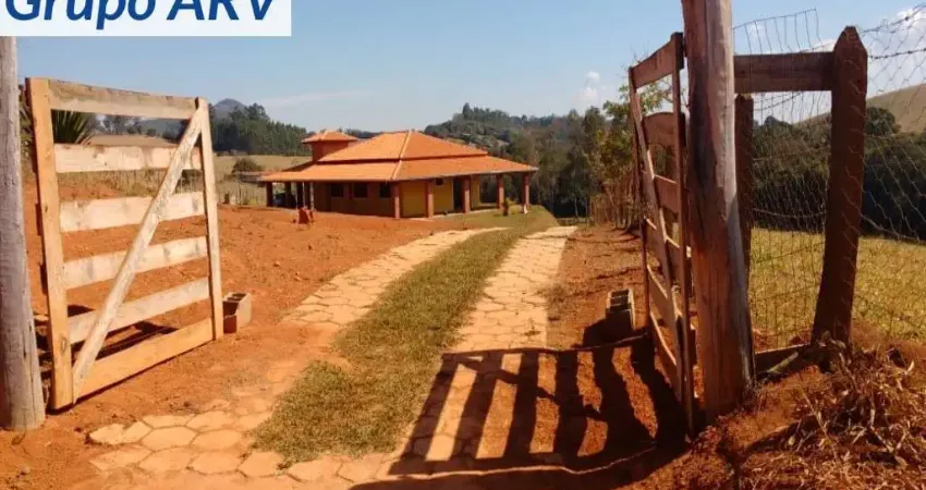 Chácara / sítio com 3 quartos à venda na Estrada Municipal, Zona Rural, Ouro Fino
