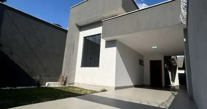 Vende-se casa com 03 quartos (01 suíte) piscina, frente praça da criança, mansões paraíso, aparecid