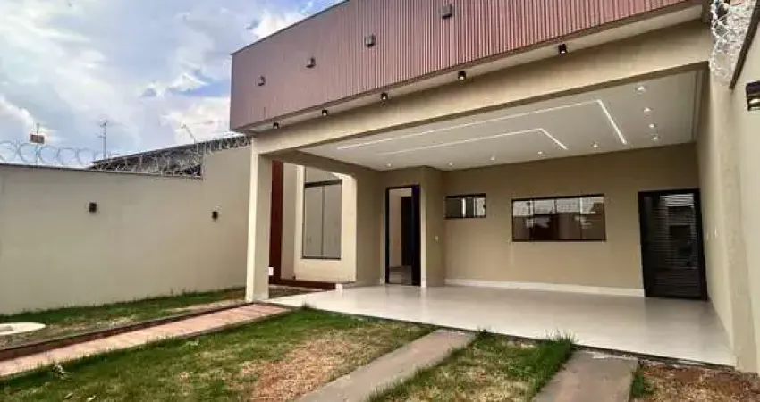 Vende-se casa 03 quartos (sendo 01 suíte com closet), piscina, alto padrão no parque veiga jardim,