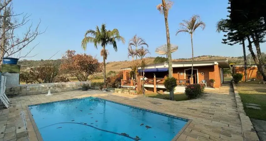 Chácara de 4 Dormitórios à Venda - 2000 m² com Lazer Completo - Vitória Régia, Atibaia/SP