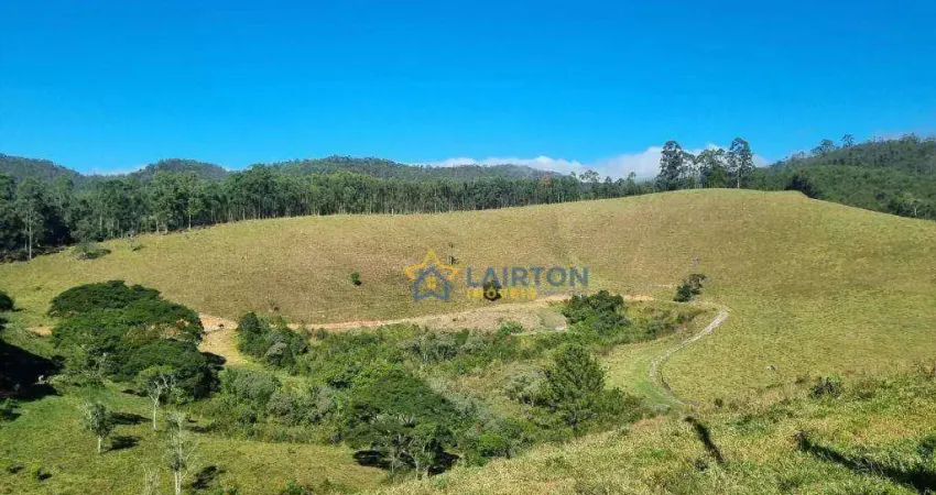 Sítio à Venda em Joanópolis com 9,8 Alqueires Paulistas, Lago e Barracão