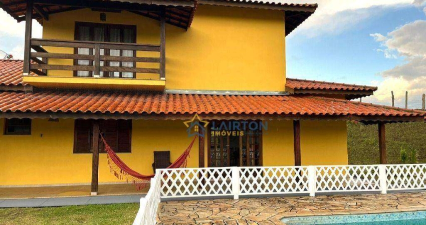 Chácara com Duas Casas, Piscina e Área de Lazer à Venda em Atibaia