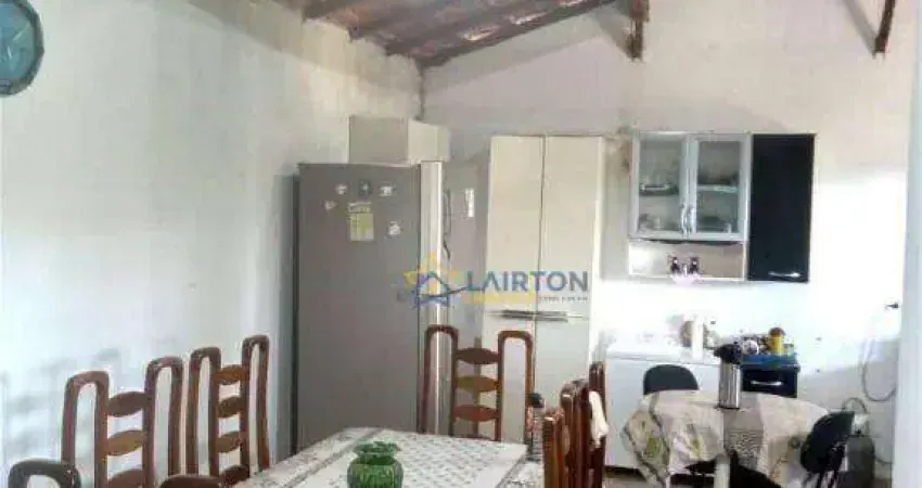 Chácara com 2 Dormitórios, Pomar e Varanda à Venda em Atibaia