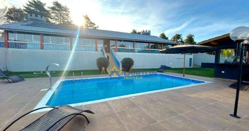 Casa Mobiliada à Venda em Condomínio Fechado em Atibaia