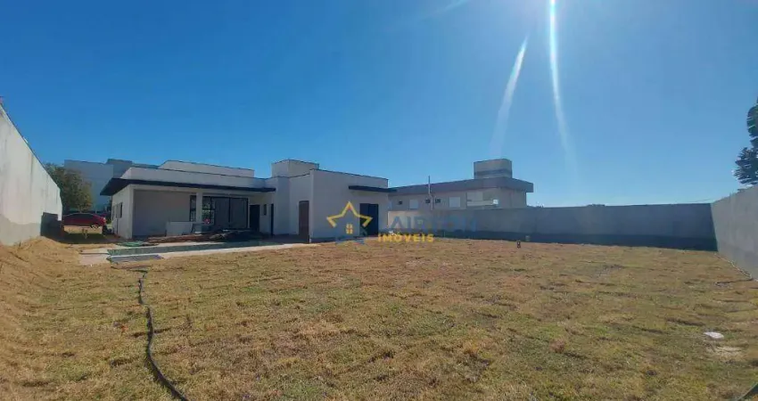 Casa térrea à venda no Condomínio Shamballa III em Atibaia, com 3 suítes e área gourmet