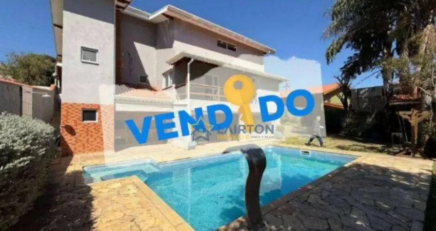 Casa Estilo Chácara em Condomínio Fechado à Venda em Atibaia