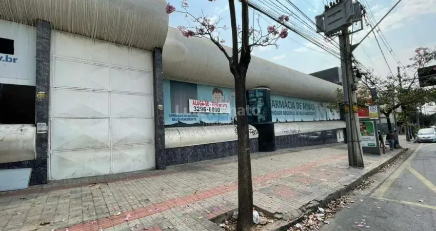 Lojão para Alugar – 1.600 m² de Vão Livre + 60 Vagas | Av. do Contorno – Gutierrez