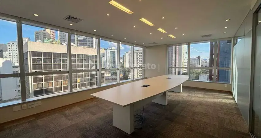 Sala Comercial Sofisticada no Funcionários – Elegância e Conforto em Localização Privilegiada